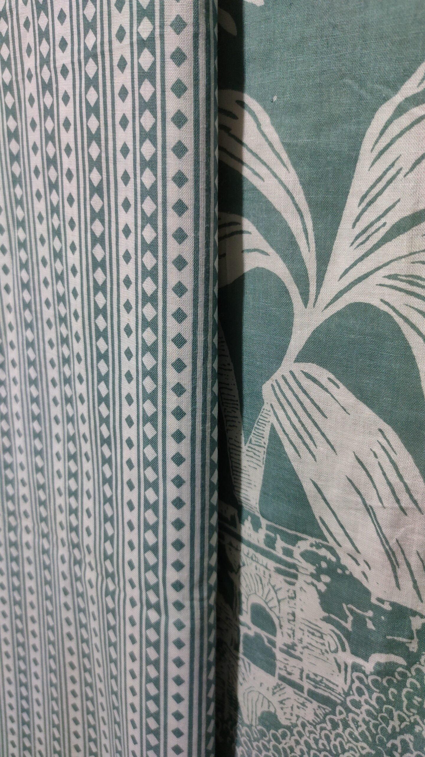 Elegant Green Floral Printed Cotton Unstitched Suit Set with Designer Dupatta - Image 5